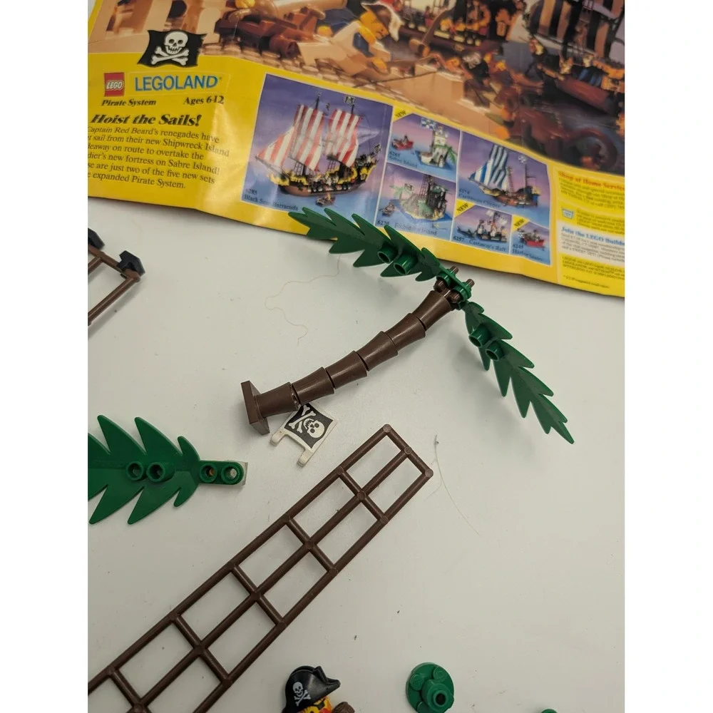 Lego Pirates 6270 Forbidden Island Spare Parts Lot Minifigures Trees Ladders